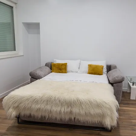 Confort Estudios B Апартаменты *